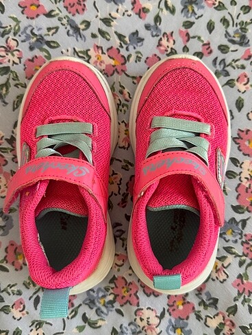 23 Beden pembe Renk Orjinal skechers kız çocuk ayakkabı