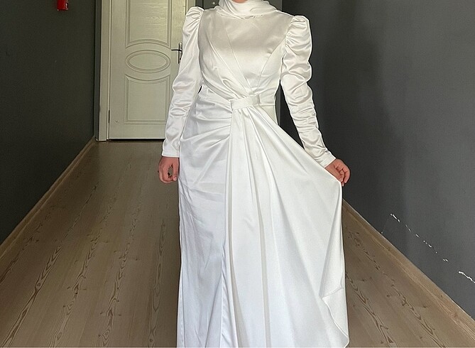 38 Beden Nikah , Nişan elbisesi
