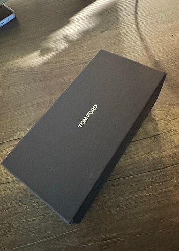 Tom Ford gözlük kutusu - Görsel 2