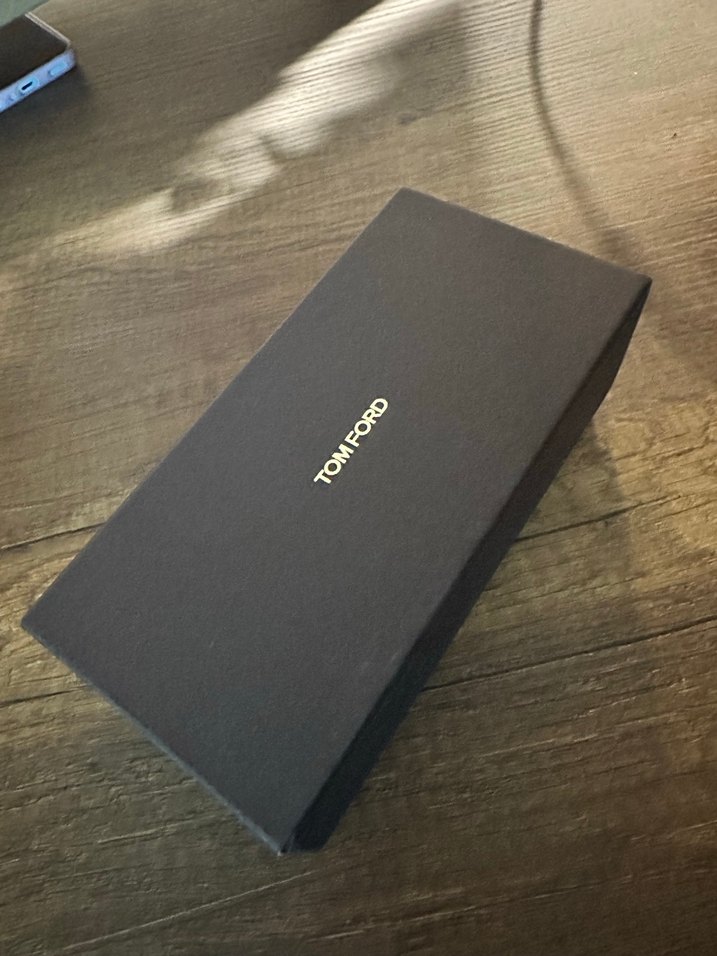 Tom Ford gözlük kutusu - Görsel 2