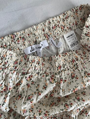 34 Beden Çiçekli mini şort etek