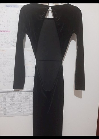 Uzun Siyah Gotik V Yaka Elbise - Görsel 3