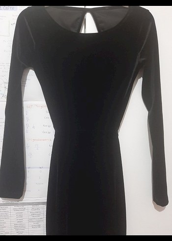 Uzun Siyah Gotik V Yaka Elbise - Görsel 2