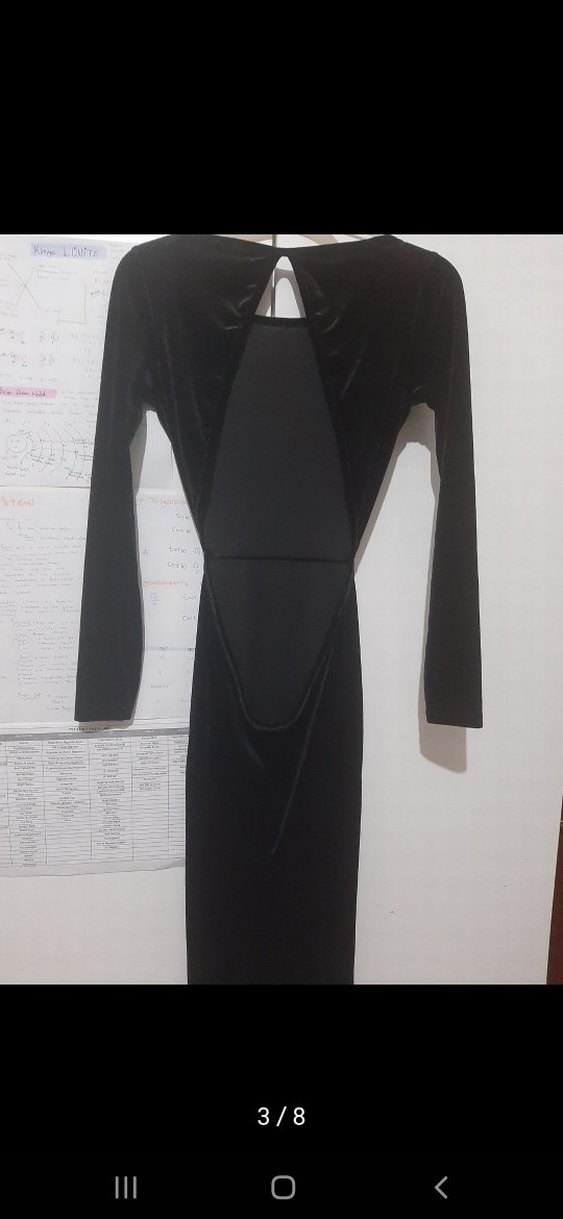 Uzun Siyah Gotik V Yaka Elbise - Görsel 3