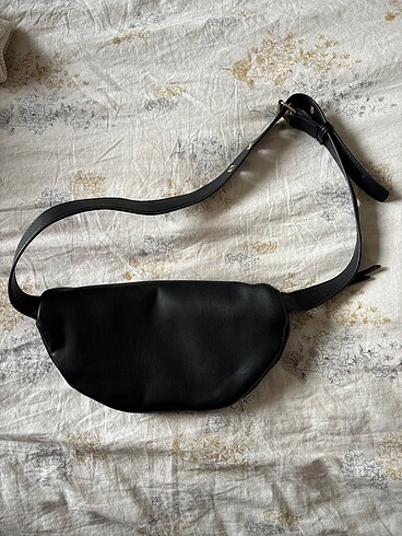  Beden Stradivarius bel çantası
