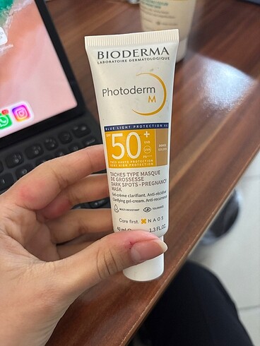 Bioderma photoderm m