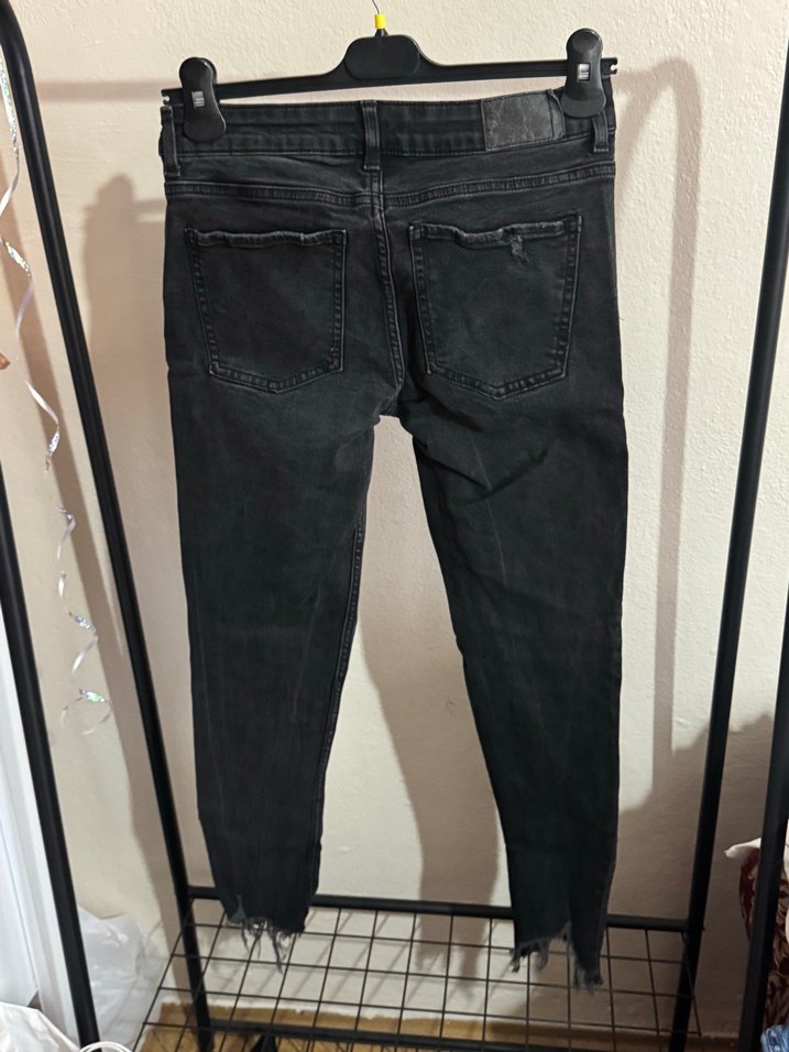 Koyu Siyah Yıkamalı Dar Kesim Jean — görsel 5/6