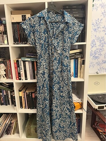 Zara Mavi Çiçekli Elbise
