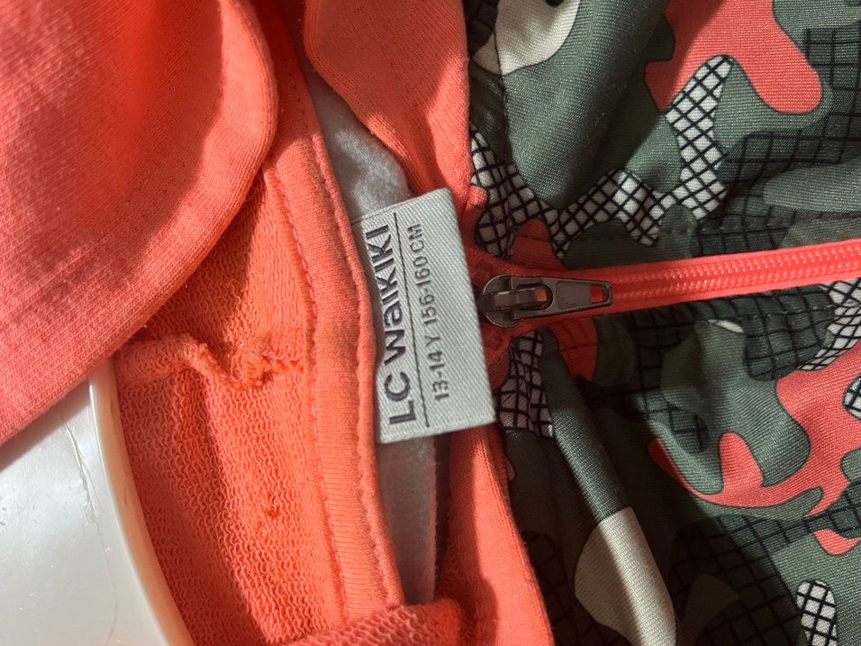 Kız Çocuk Kapüşonlu Kamuflaj Desenli Yağmurluk - Görsel 4