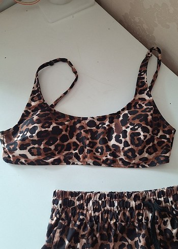 40 Beden Leopar Desenli Askılı Mini mayo