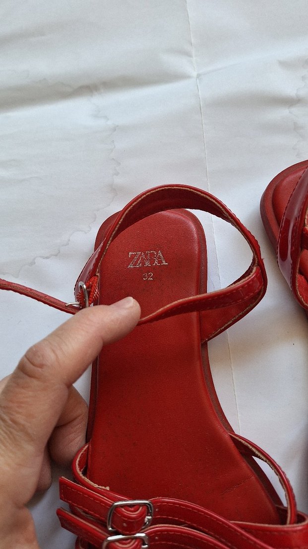 KIRMIZI DERİ TOKALI ÇOCUK SANDALET - Görsel 4