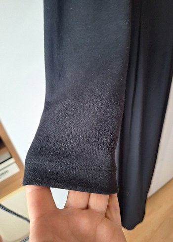 Zincir Detaylı Siyah Uzun Kollu Uzun Elbise - Görsel 6