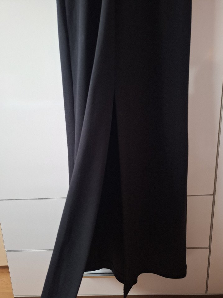 Zincir Detaylı Siyah Uzun Kollu Uzun Elbise - Görsel 5