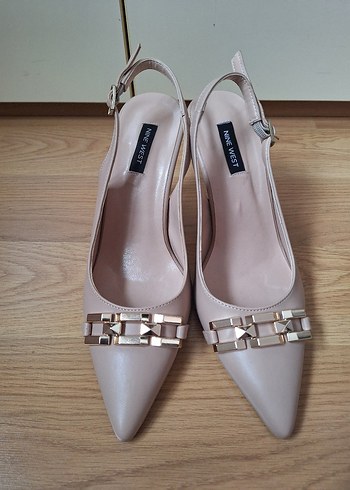 Nine West 39