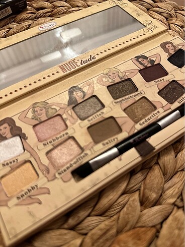 Beden The Balm Nude Tude Far Paleti