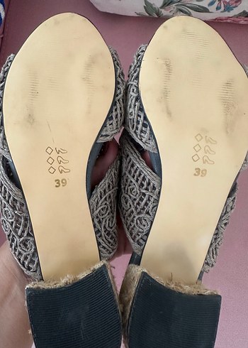 Zara Bohem Gri Hasır Dolgu Topuk Terlik