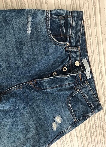 Stradivarius mom jean 