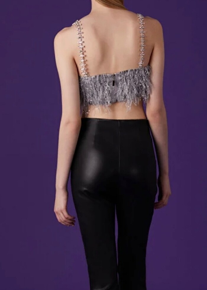 Taş askılı crop top - Görsel 2