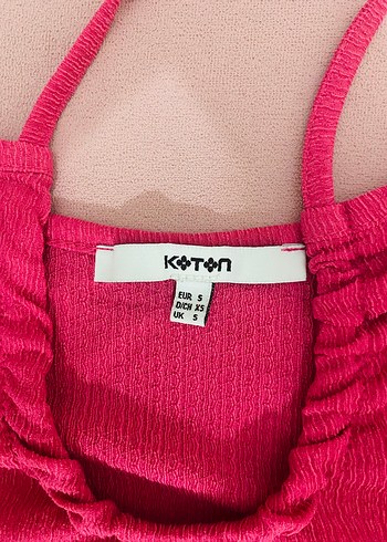 Koton Pembe V Yaka Askılı Kısa Crop Top