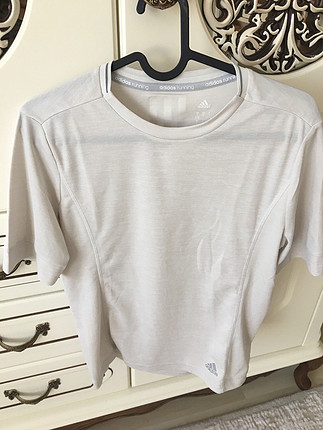 Adidas t shirt