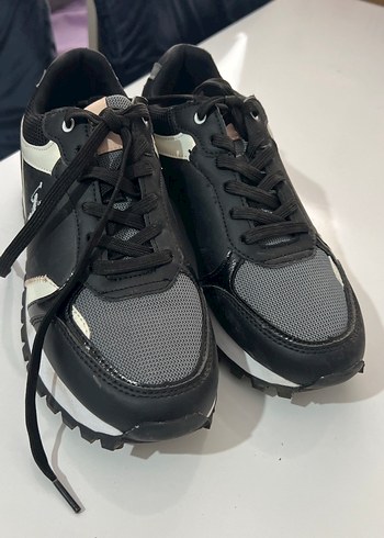 Gri Yılan Desenli Bağcıklı Stiletto Topuklu Spor Ayakkabı