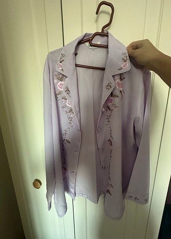 Uzun Mor Nakışlı Kadın gömlek - Görsel 2