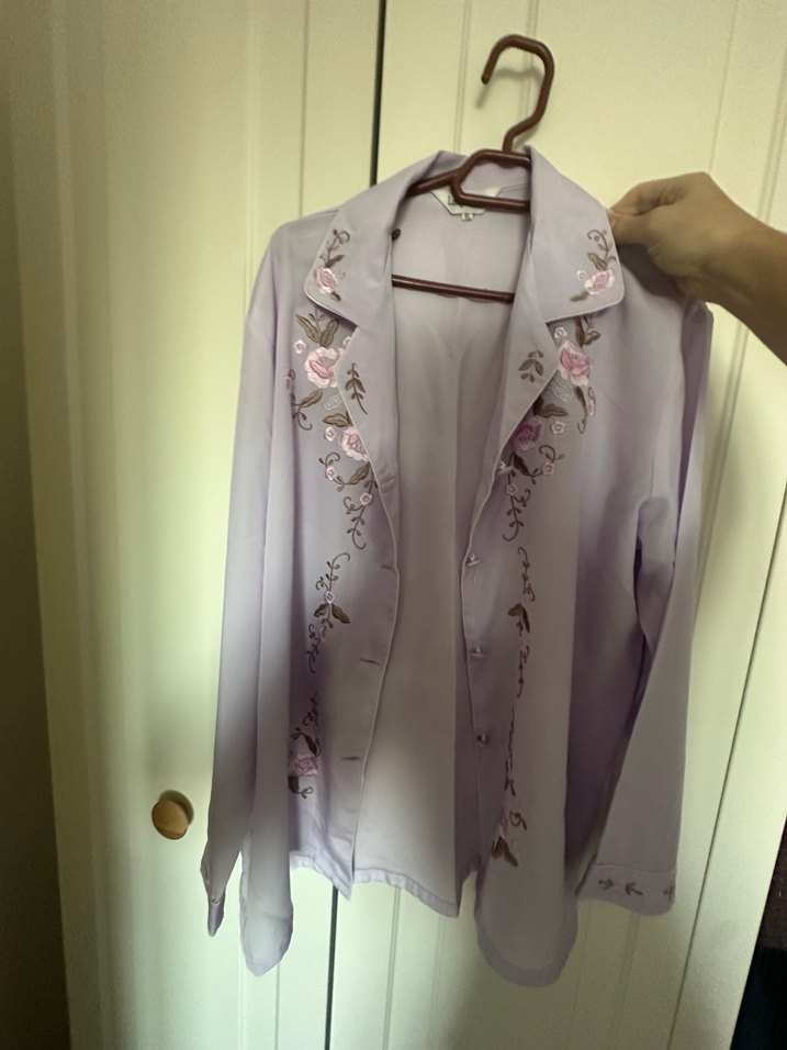 Uzun Mor Nakışlı Kadın gömlek - Görsel 4