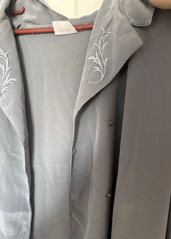 Gri Nakışlı Düğmeli Kadın Gömlek - Görsel 2