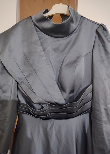 Gri Uzun Abiye Elbise Drapeli Modern - Görsel 2