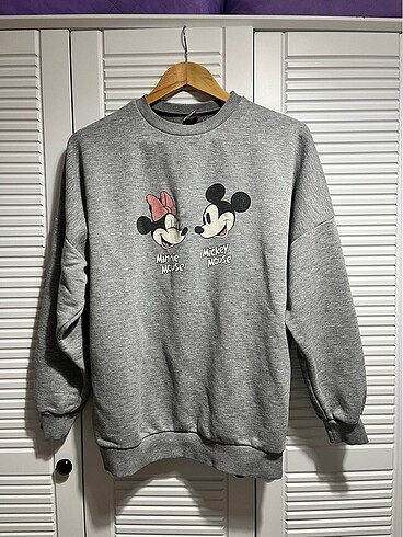 Gri sweatshirt