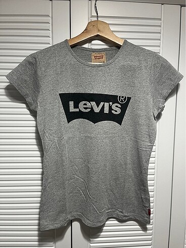 Levis tişört