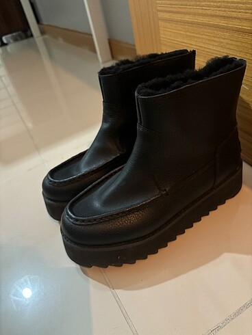 Ugg bot