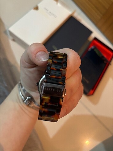  Beden kahverengi Renk Ted baker saat