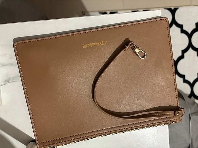 Love moschino clutch