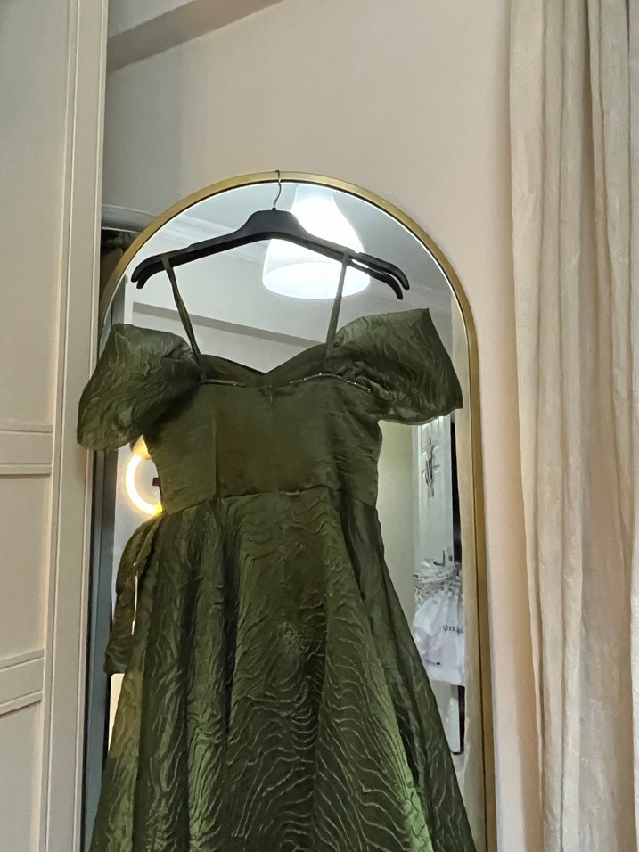 Uzun Klasik Kesim Drapeli Kadın Abiye - Görsel 4