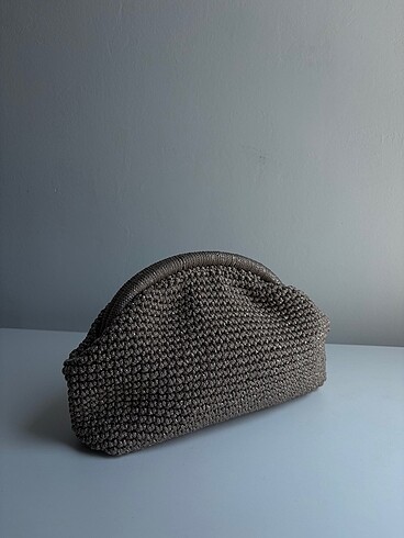 Mango model burslu clutch çanta