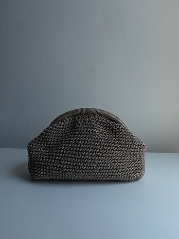 Beden Mango model burslu clutch çanta
