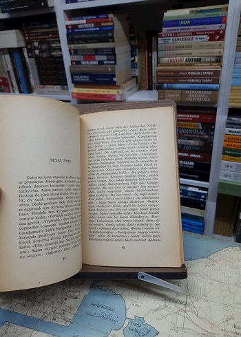 Beden Renk BEKİR YILDIZ 2 KİTAP BİRLİKTE (KAÇAKÇI ŞAHAN, BEYAZ TÜRKÜ)