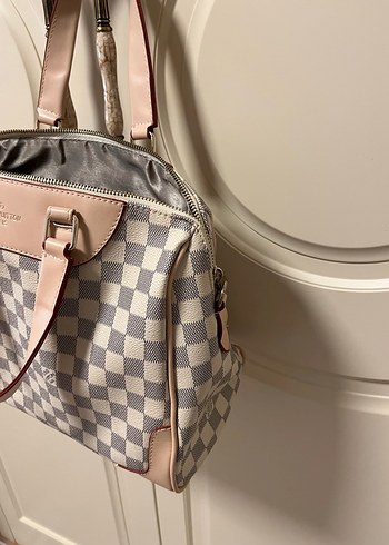 Bej Kareli Tokalı Modern Klasik Kadın Çantası - Görsel 4