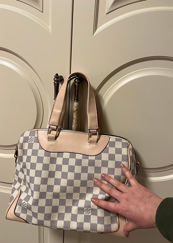 Bej Kareli Tokalı Modern Klasik Kadın Çantası - Görsel 11