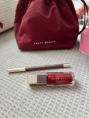 Fenty gloss ve dudak kalemi