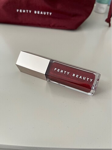 Fenty Beauty Fenty Cherry Amor gloss BOMB