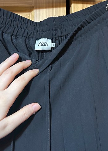 Siyah Pilili Uzun Kadın Etek - Görsel 3