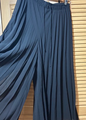 Siyah Pilili Uzun Kadın Etek - Görsel 4