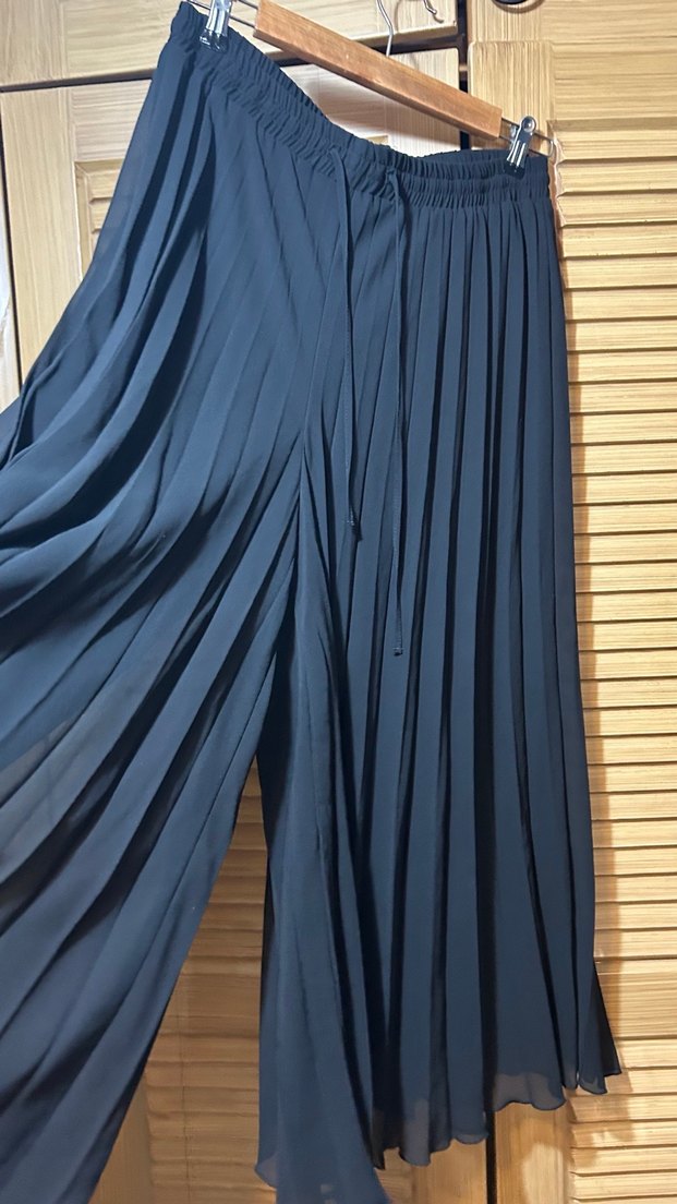 Siyah Pilili Uzun Kadın Etek - Görsel 4