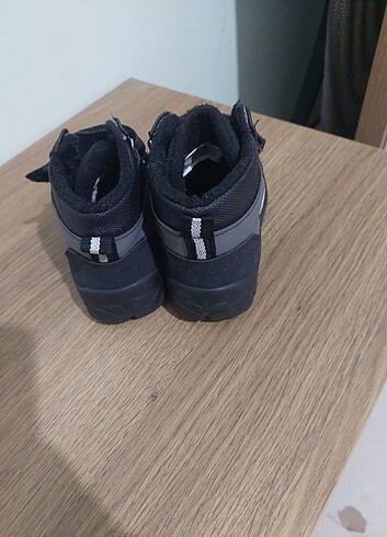 29 numara cocuk botu