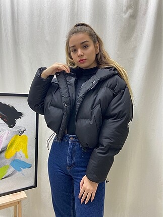 Crop şişme mont