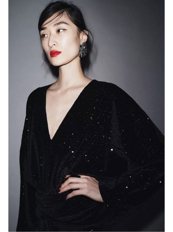 Zara vatkalı pullu elbise - Görsel 2