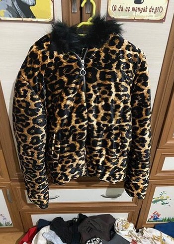 Kürk Detaylı Leopar Desenli Kadın Ceket