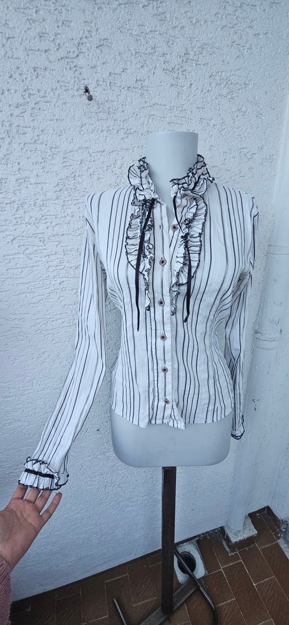 Piliseli Yakalı Uzun Kollu Kadın Gömlek - Görsel 4